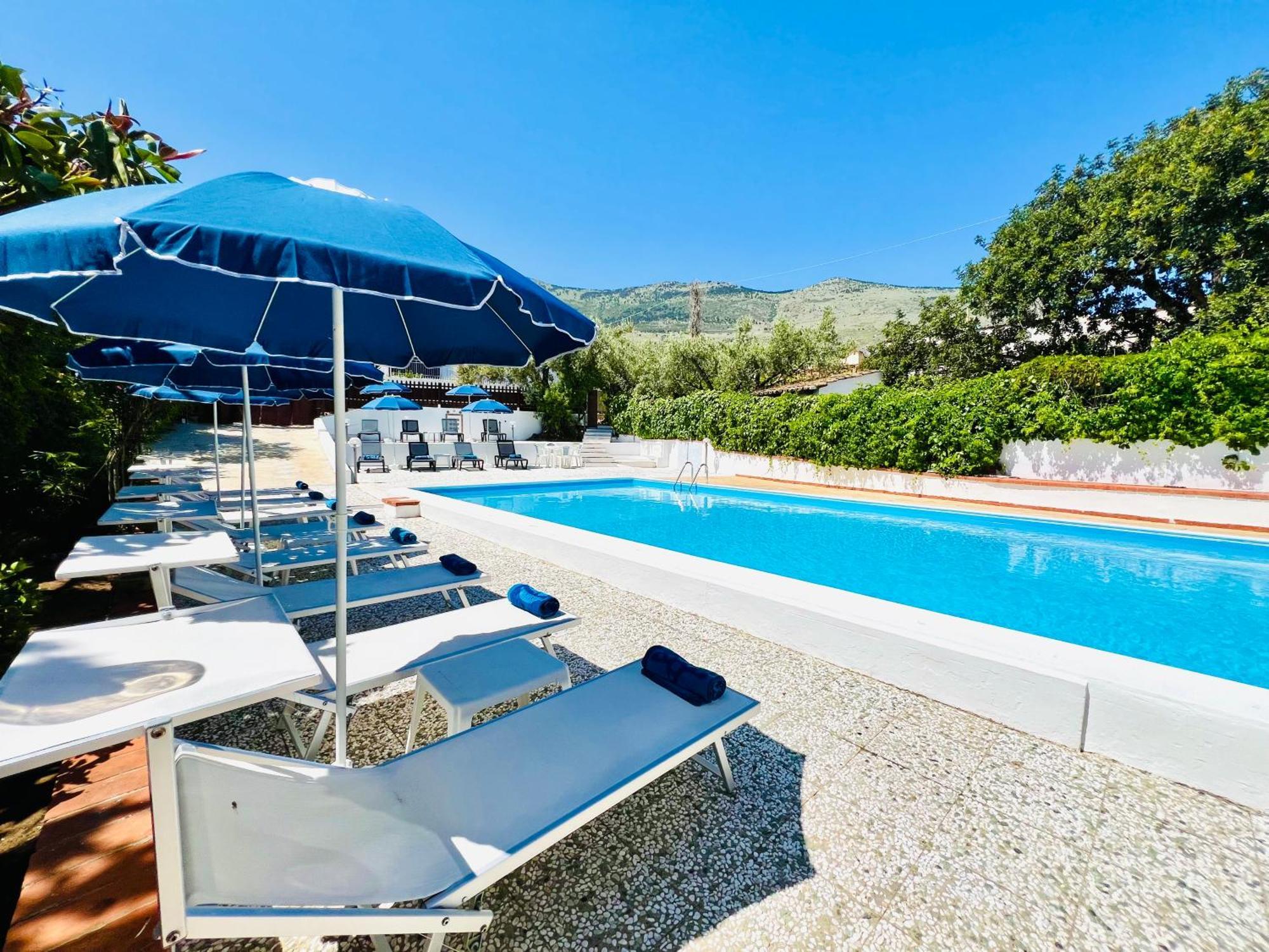 Villa Giada Карини Екстериор снимка