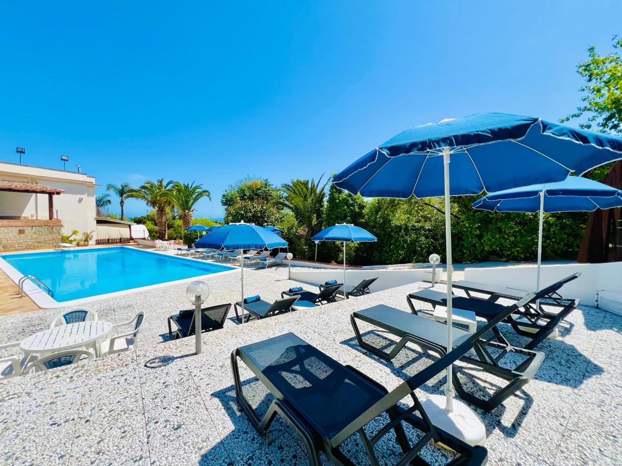 Villa Giada Карини Екстериор снимка